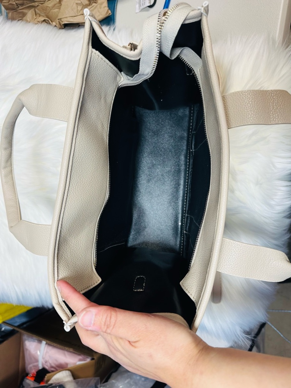 The Tote Bag Beige Leather Tote with Removable Strap - Picture 3 of 8